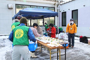 121223_volunteer_03.jpg
