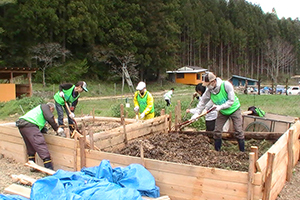 130503_volunteer_03.jpg