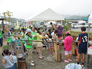 140810_volunteer_02.jpg